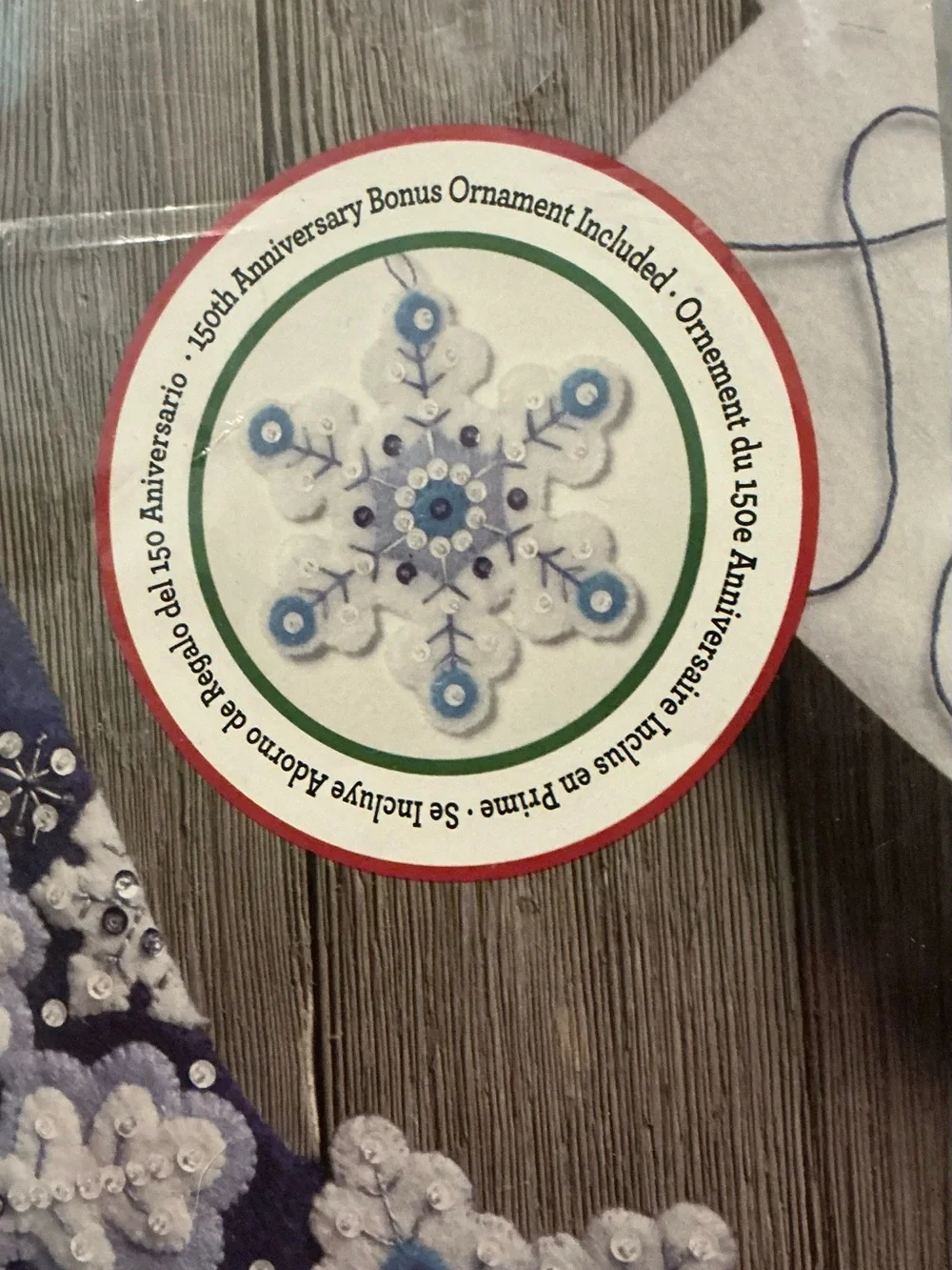Bucilla Sparkle Snowflakes w/ Bonus Ornament #86709